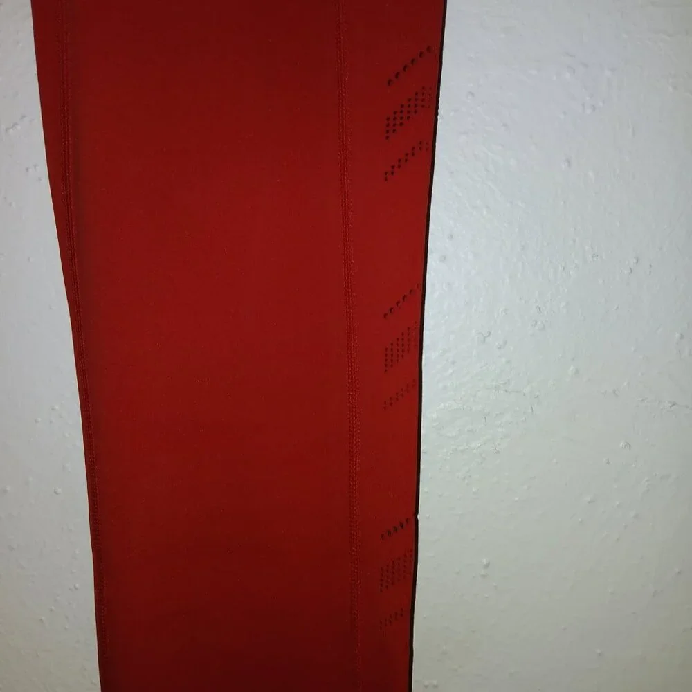 SMALL RED ISABELLA ACTIVEWEAR LEGGINGS - Picture 3 of 3